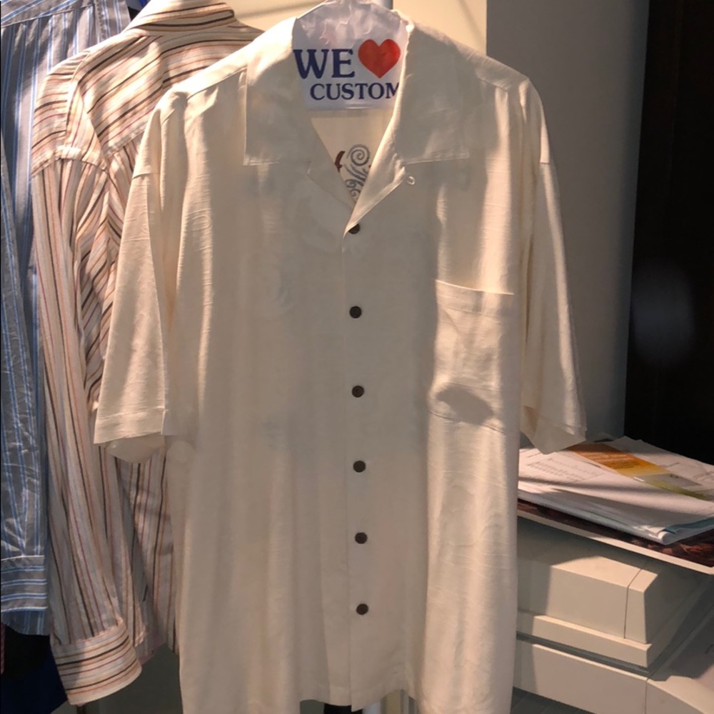 Men’s short sleeve button down